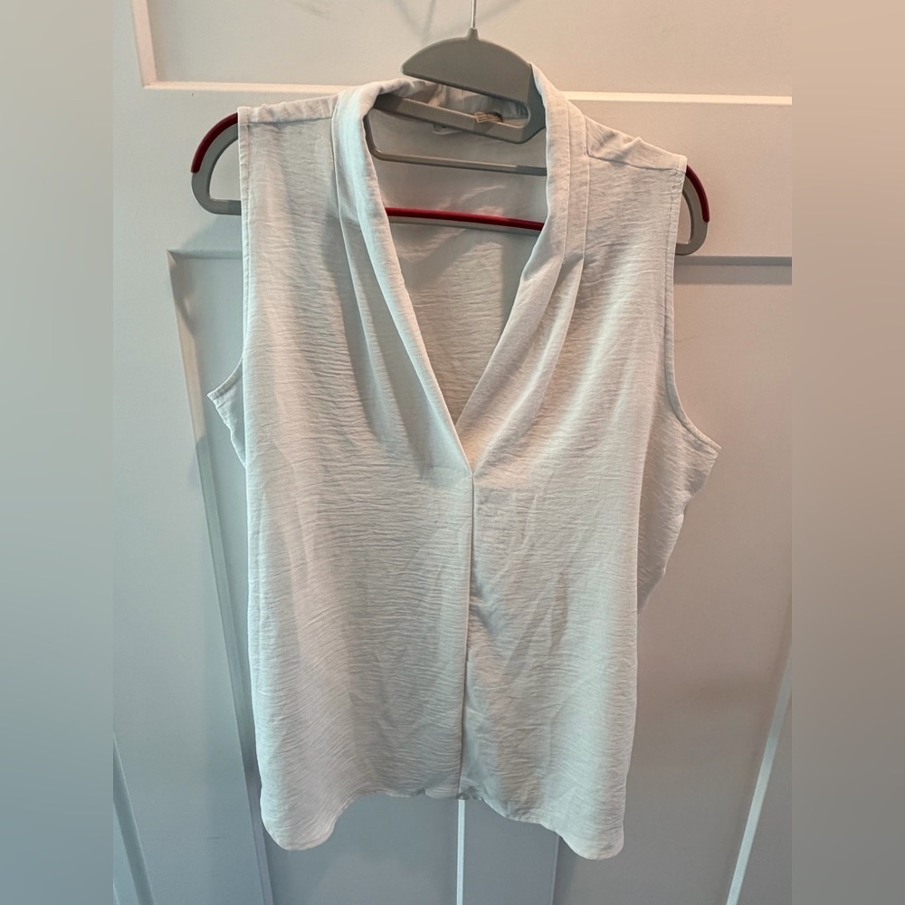 Calvin Klein White Deep V-Neck Sleeveless Draped Blouse Top 100% Polyester Large